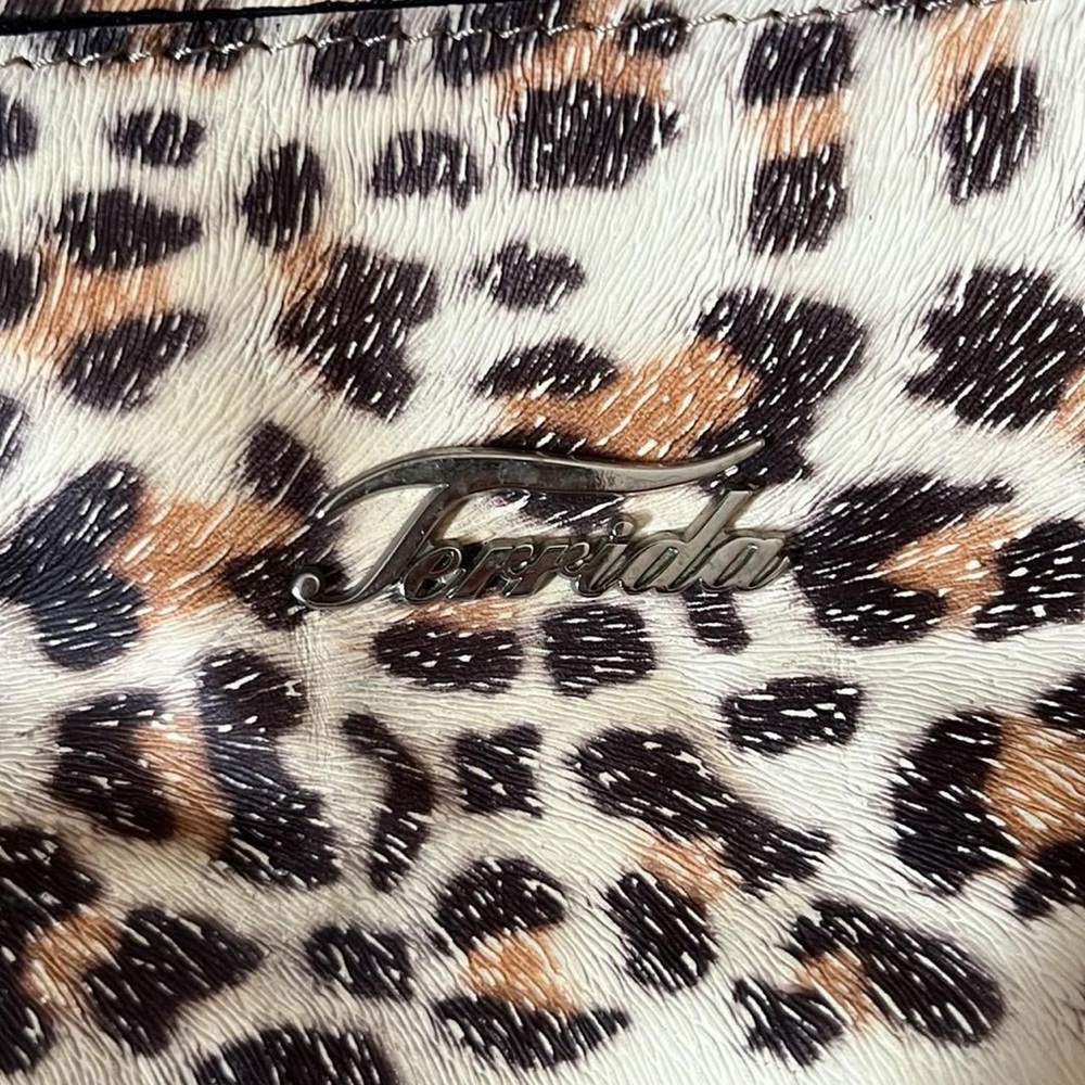 Brown and Black Leopard Print Travel Bag with Ample Storage - Picture 3 of 7